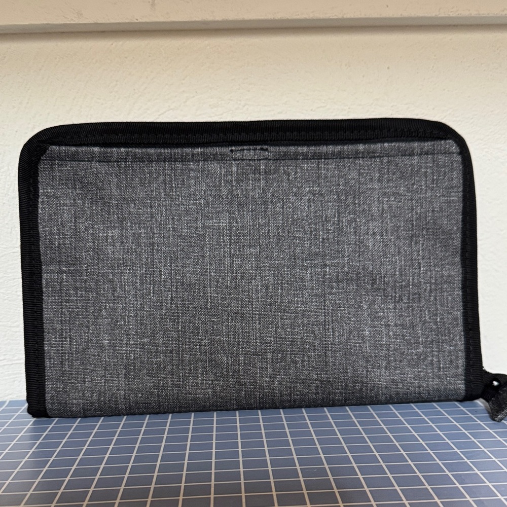 Thirty-One Get Creative Zipper Pouch